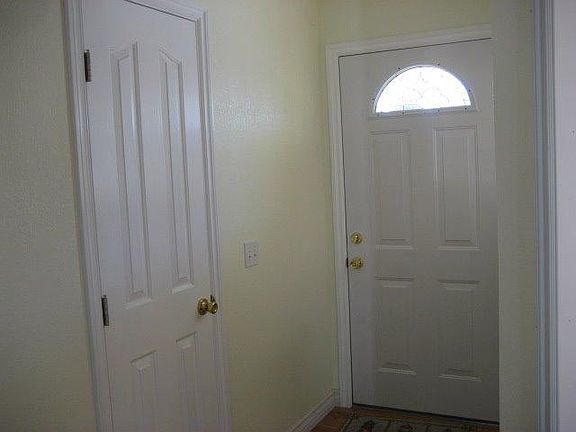 4th image of 36390 Iris Dr