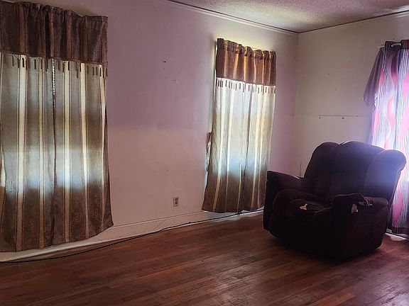 5th image of 1069 McEvers Rd