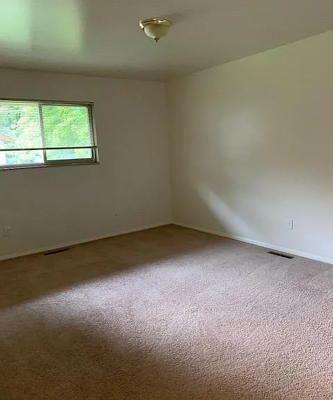 1519 W Mountain Ave — Photo 11