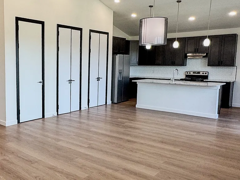 180 Zion Rd — Photo 6