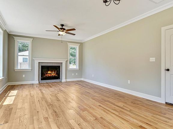 3rd image of 1417 3rd Ave