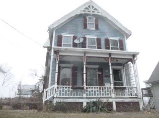 32 Edwards St, Southbridge, MA 01550