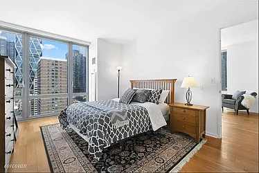 Rented by R New York