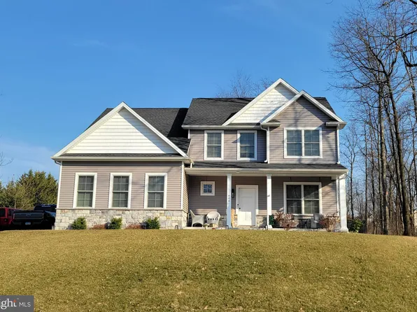 808 Mahantango Dr, Chambersburg, PA 17202