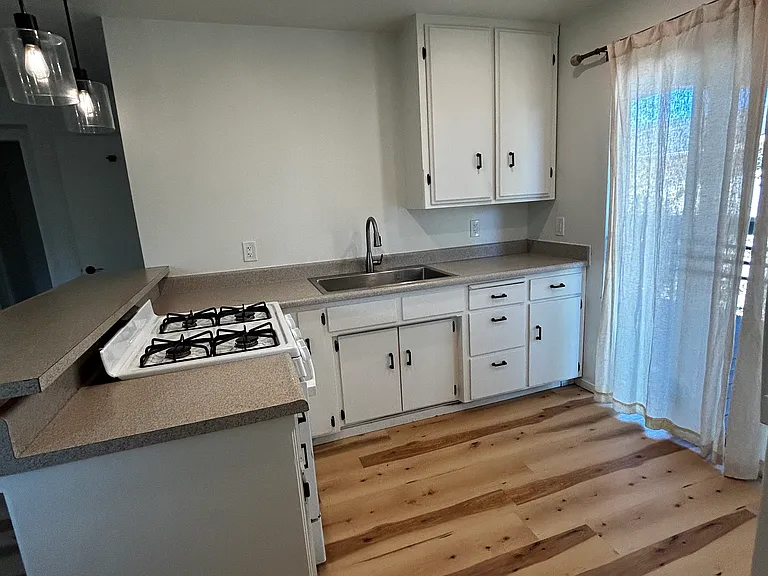 5525 Vida Ave — Photo 2
