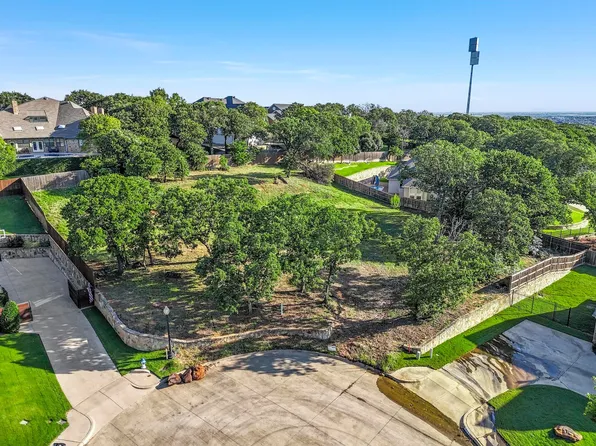 916 Crown Ct, Burleson, TX 76028