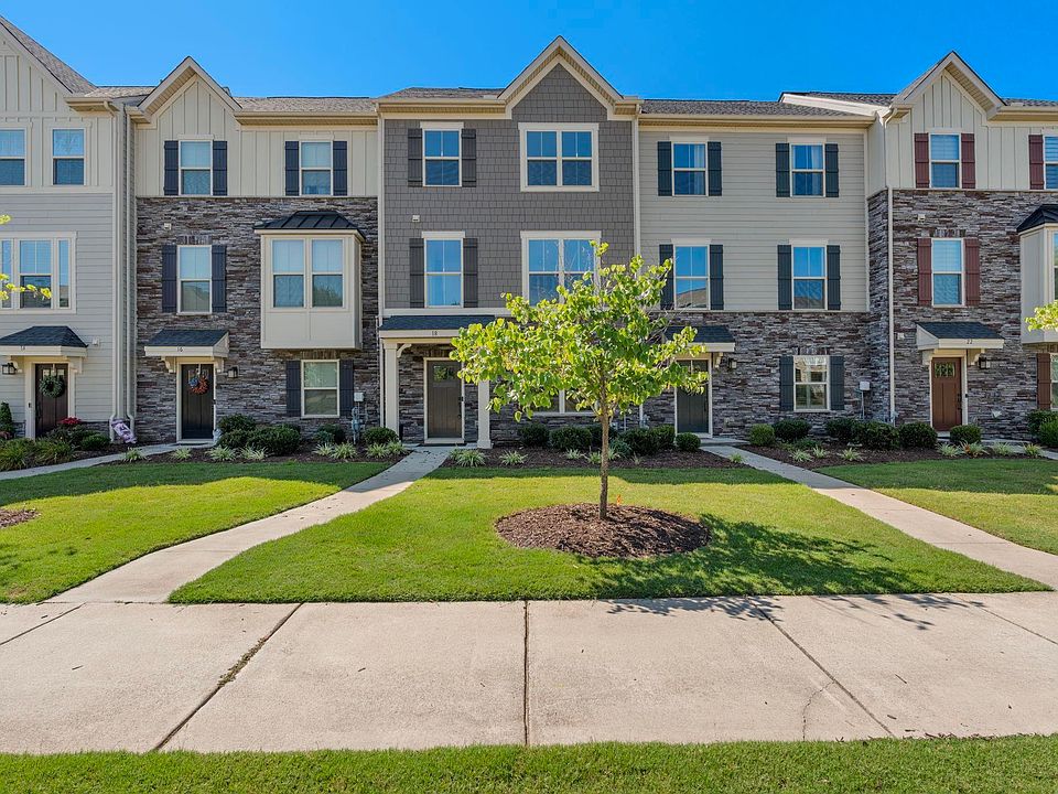 1st image of 18 Eagle Field Ln