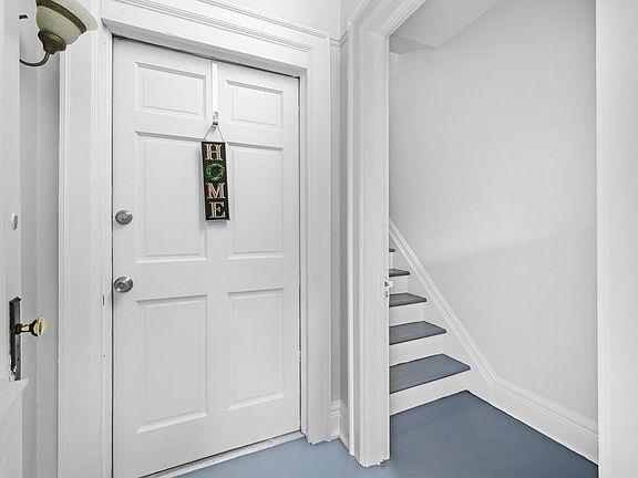 2nd image of 398 Baynes St #2