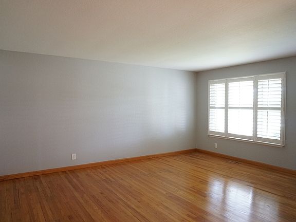 4th image of 2180 Stebbins Ave
