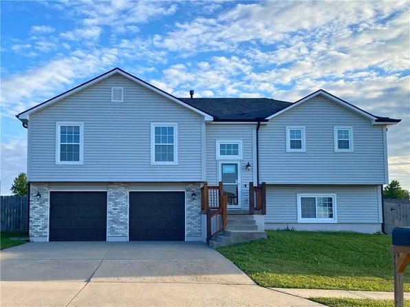 601 SW Tisha Ln, Grain Valley, MO 64029