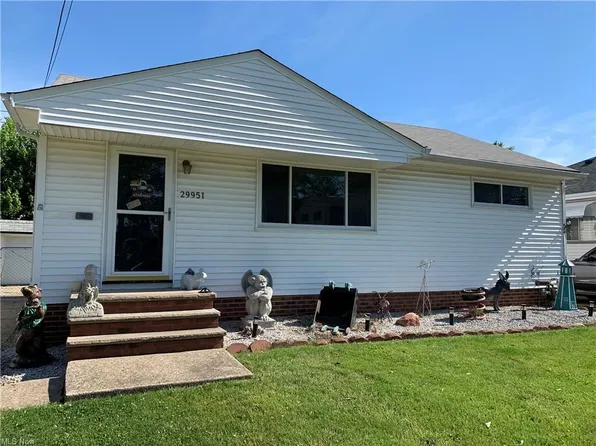 29951 Regent Rd, Wickliffe, OH 44092