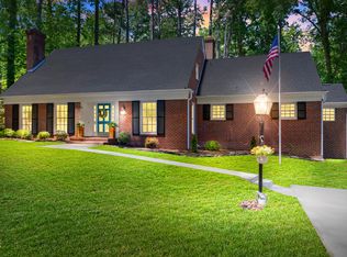 612 W Chisholm St, Sanford, NC 27330