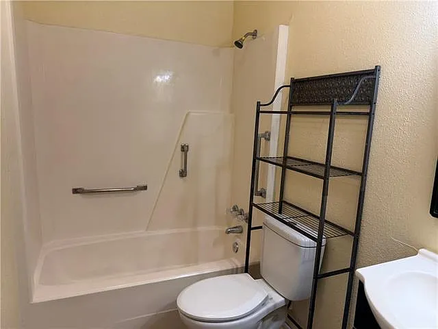 3525 Timber Wolf Ln — Photo 13