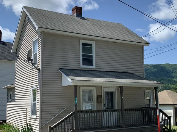 12 Richmond Ln, Adams, MA 01220
