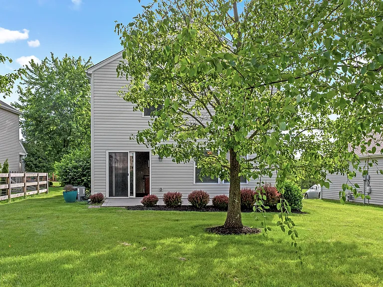 7694 Hillsdowne Cir — Photo 13