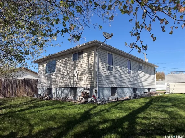412 Main Street, Hudson Bay, SK S0E 0Y0