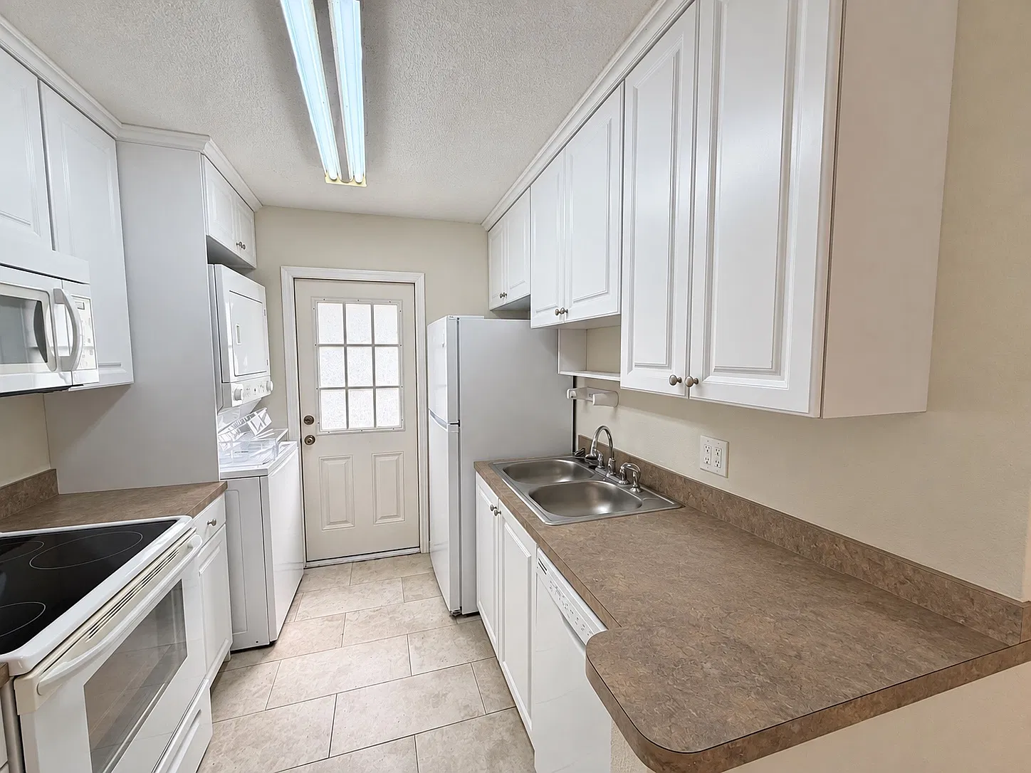 1788 Poinsettia Ave — Photo 4