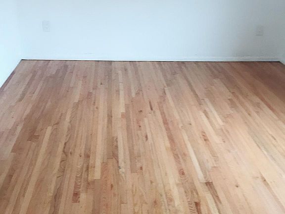 5th image of 1611 163rd St APT 1