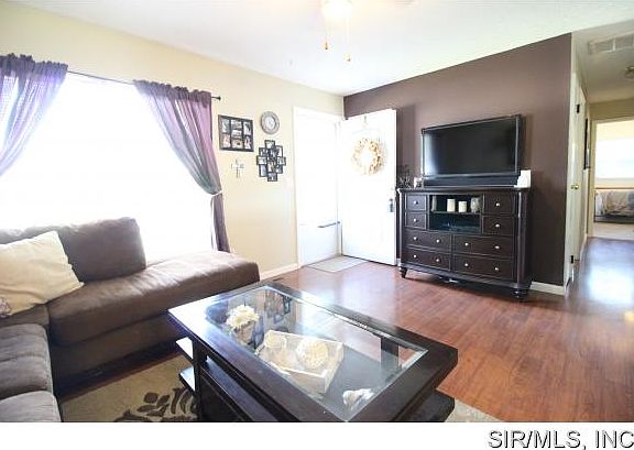 4th image of 17 Wilson Park Dr