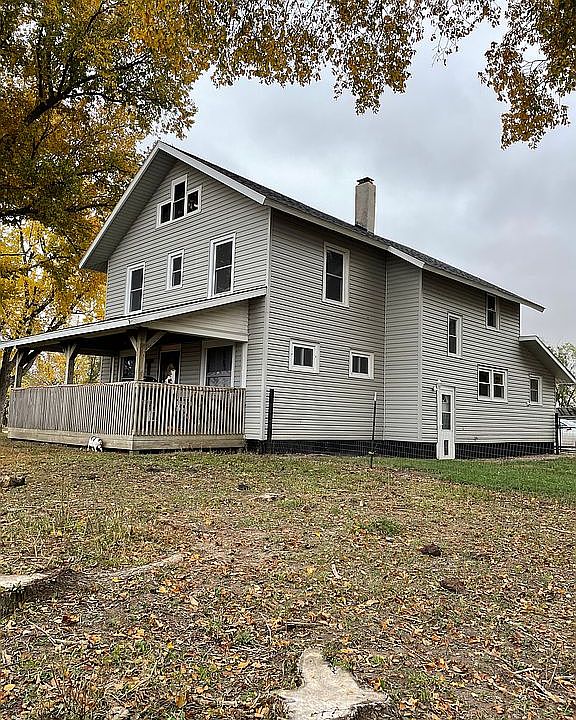2nd image of 1123 330th St