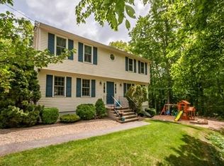11 Jasper Ln, Tyngsboro, MA 01879