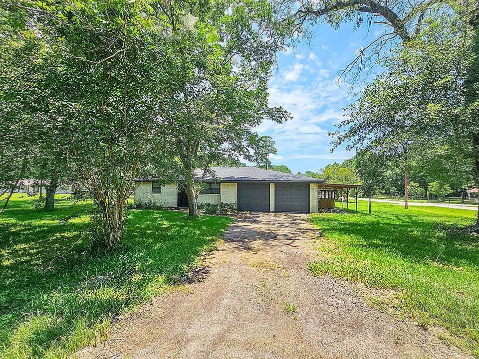 Corner lot with 2-car garage