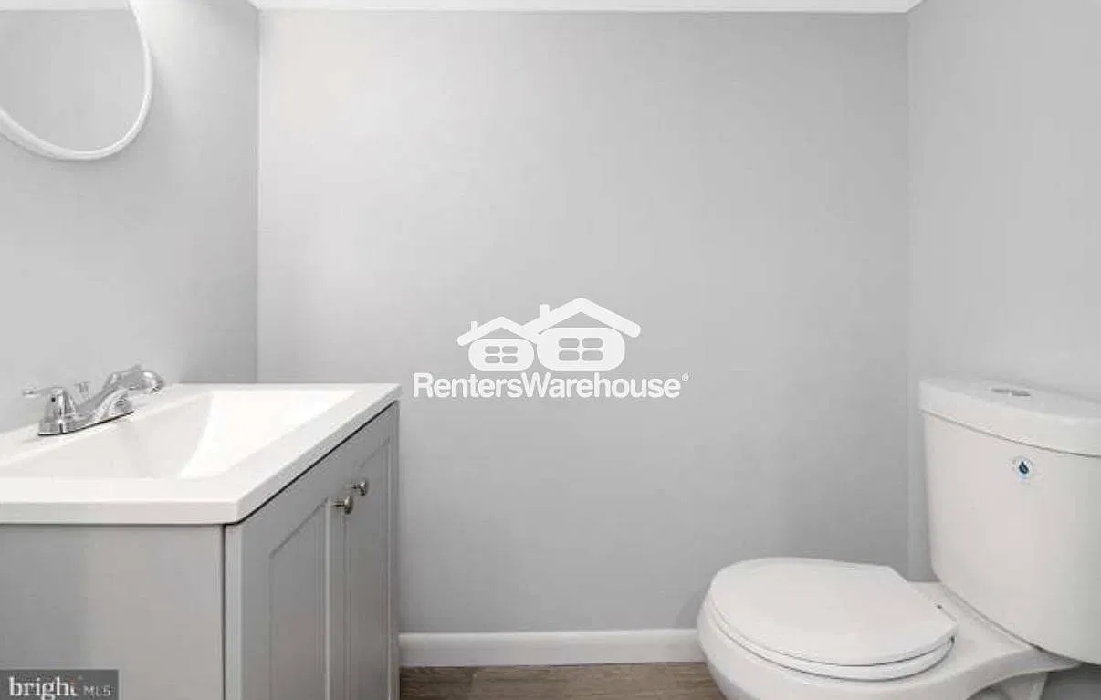 3 Bed / 1.5 Bath Townhome — Photo 4