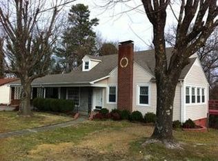 502 Pineywood Rd, Thomasville, NC 27360