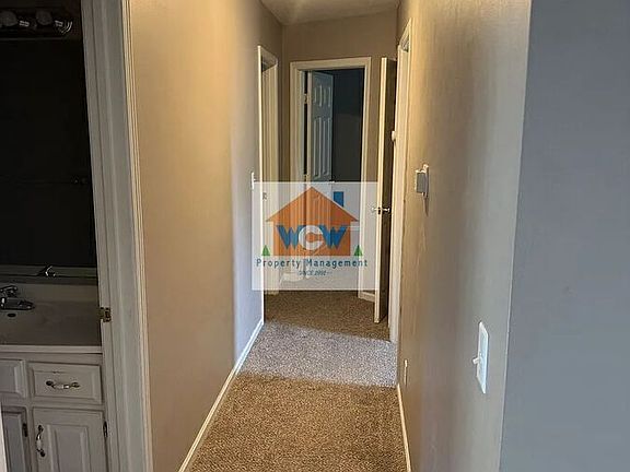 3rd image of 2400 SW Stowe Dr
