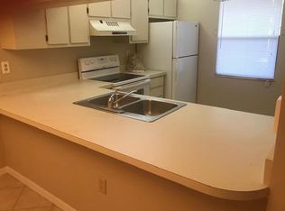 9275 Lake Park Dr APT 101, Fort Myers, FL 33919