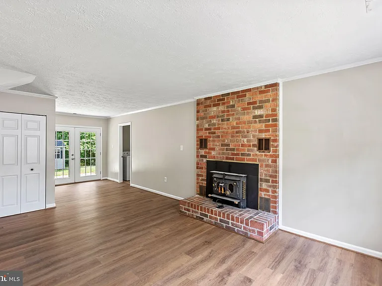 2324 Kent Ct — Photo 12