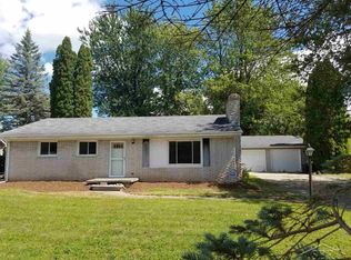 3261 Flamingo Dr, Saginaw, MI 48601