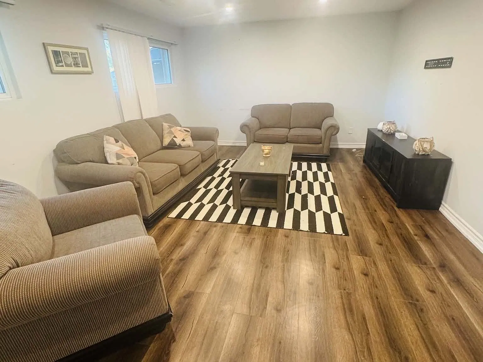 3 bed, $1,700 — Photo 3