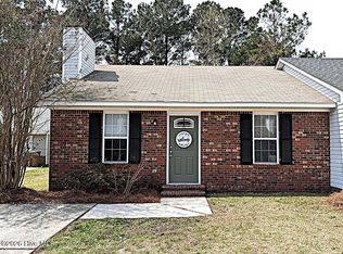 106 Glenside Ct, Midway Park, NC 28544
