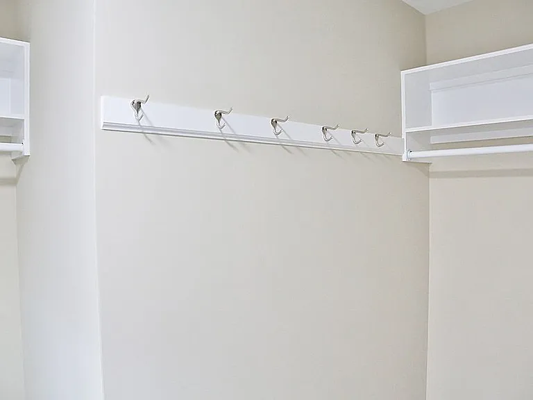 REMODELED Townhouse 1375
