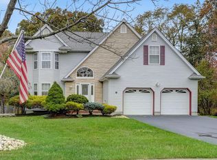 8 Purple Ash Ct, Jackson, NJ 08527