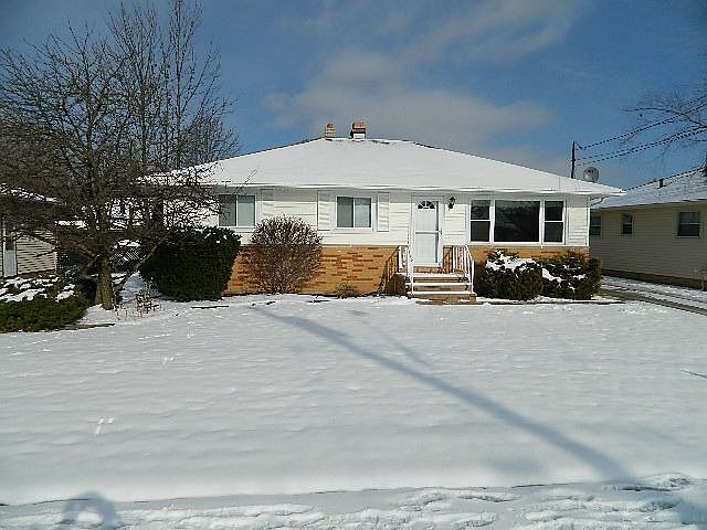 1st image of 235 Washington Dr