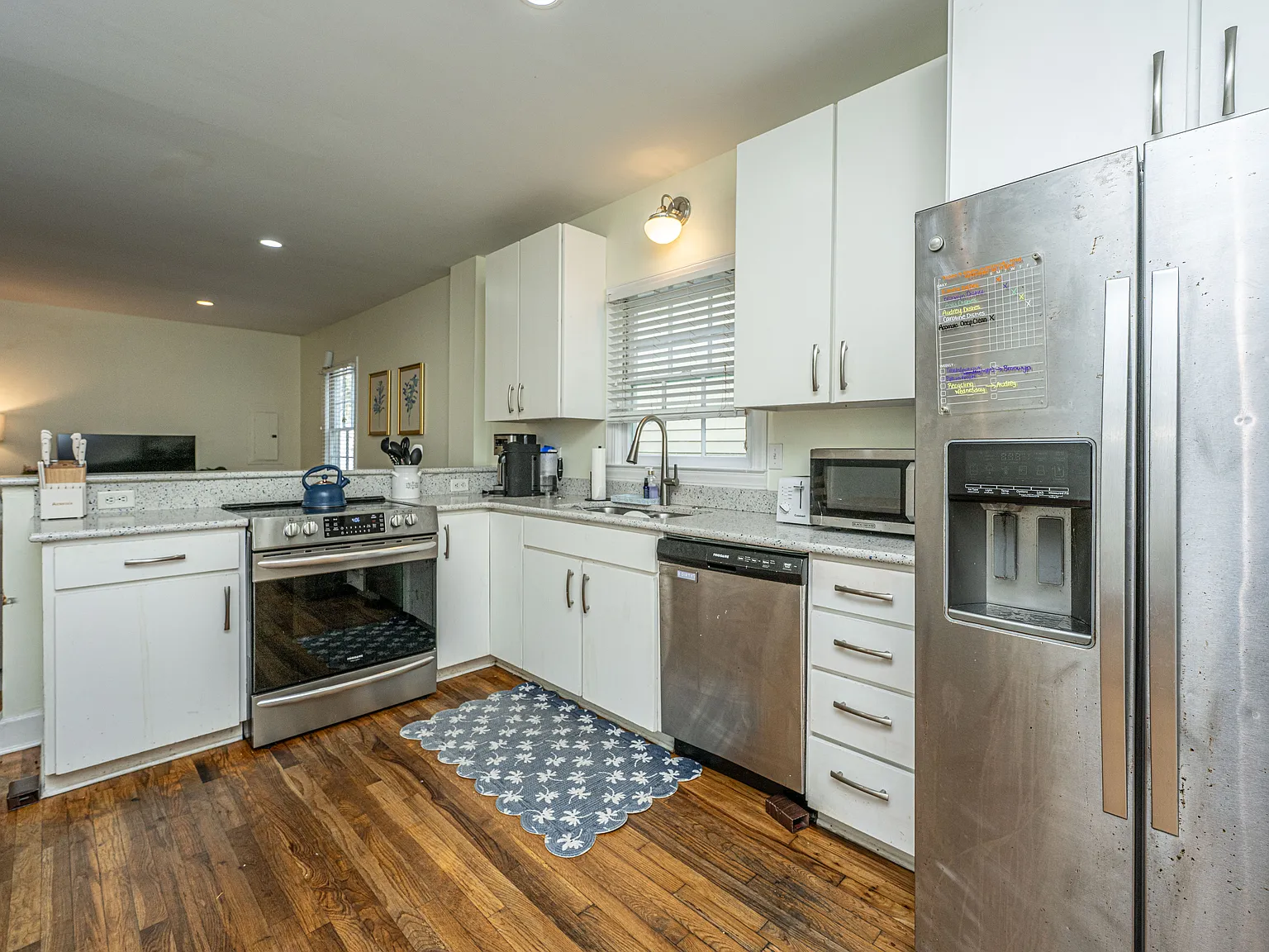 5 bed, 4.5 bath, 2800 sqft, $9,250 — Photo 2