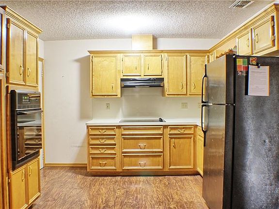 4th image of 8814 N 29th Ln