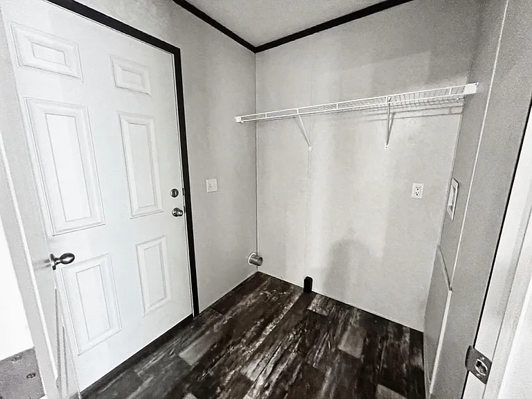 381 Laird St — Photo 7
