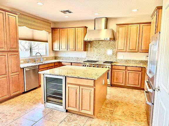 4th image of 722 E Sipapu Dr