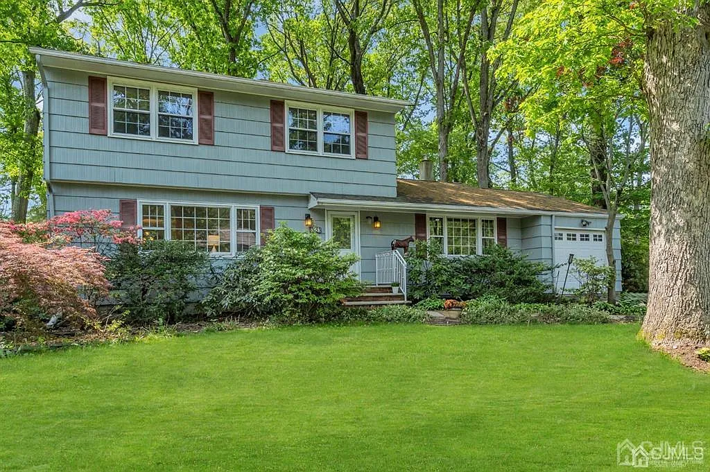53 Tall Oaks Dr photo 1