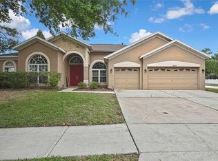 10322 Riverburn Dr, Tampa, FL 33647