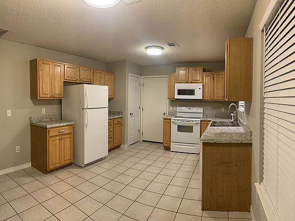 5th image of 5957 Savannah Dr
