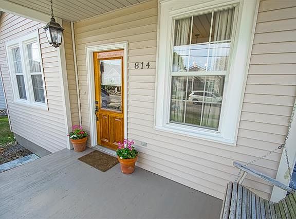 4th image of 814 Homedale St