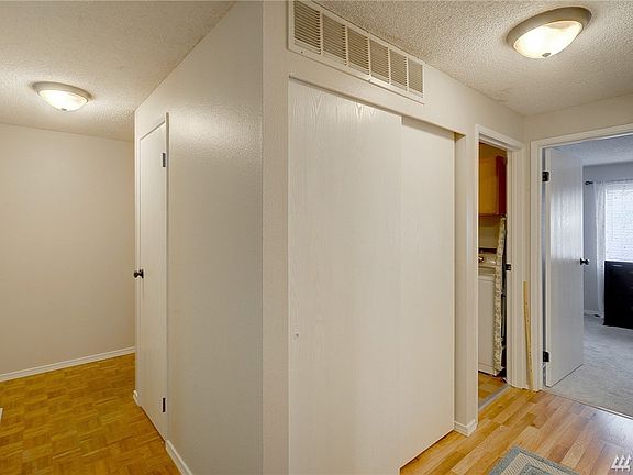 2nd image of 12604 NE 119th St