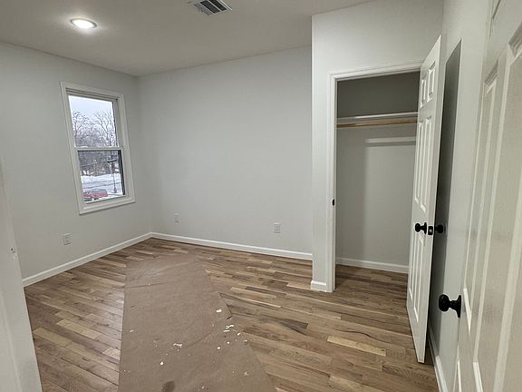 3rd image of 763 Lyons Ave Floor 2