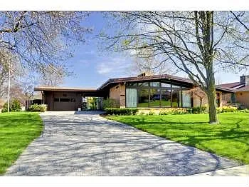 123 Kings Blvd photo 1