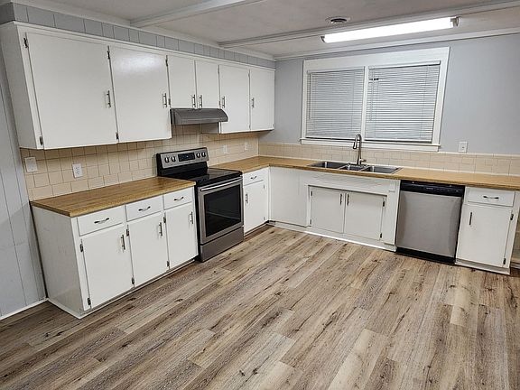 2nd image of 1060 Blanton Pl #B
