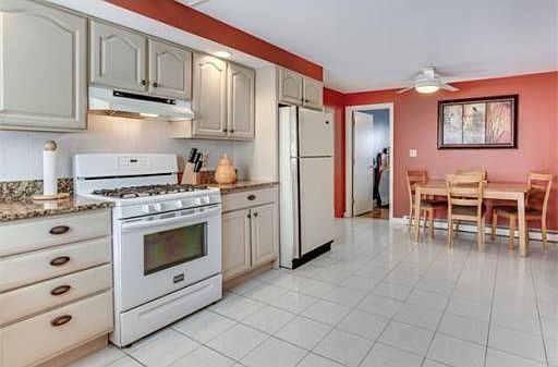 4th image of 35 Greenwood St #1